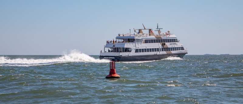 Hallig Langeneß in Abfahrt: Hafen Hörnum