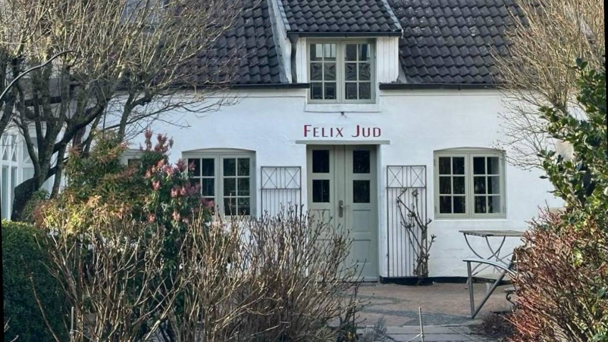 Sommerausstellung im FELIX JUD COTTAGE in Felix Jud Cottage, Am Kliff 5a, 25980 Sylt, Keitum