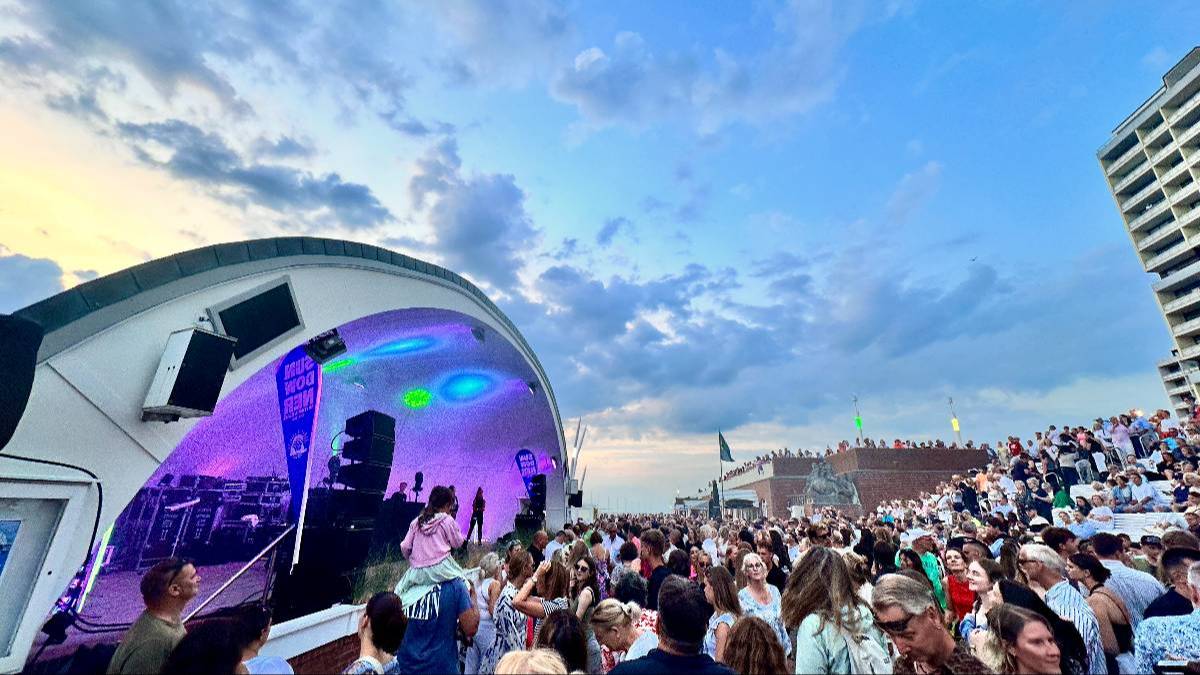 Sundowner - DJ Tom Sass mit Sönke Liethmann & Kamil (Drums & Sax) in Musikmuschel, Promenade, 25980 Sylt, Westerland
