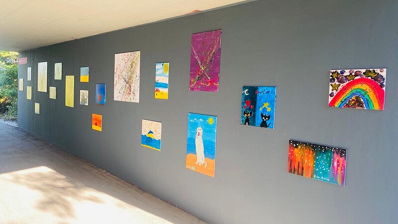 Kunst, die bleibt: Die ausgestellten Werke sind Teil des Kinderkunst-Pfads Sylt und machen die Kreativität der jungen Inselbewohner im öffentlichen Raum sichtbar.