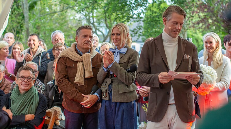 Impressionen von der AW Fashion Show 2026 in Keitum auf Sylt mit Mode, prominenten Gästen und Sylter Persönlichkeiten auf dem Catwalk.