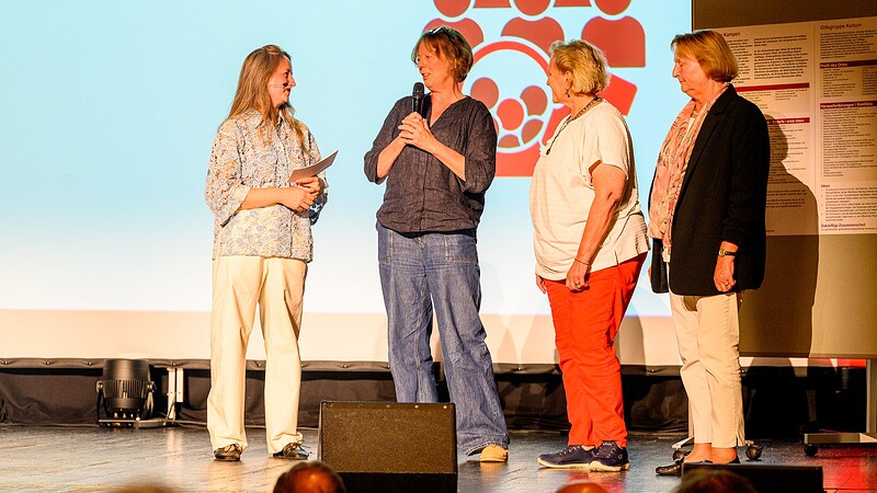 Drei Mitglieder der Zufallsbürgergruppe berichteten im Gespräch mit Katharina Fender (l.) von ihren Erfahrungen und Eindrücken aus dem viermonatigen Beteiligungsprozess zur Tourismusstrategie Sylt.